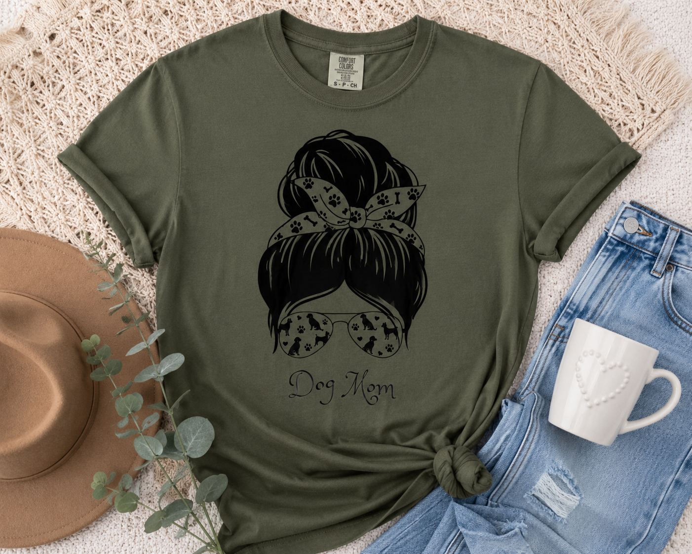 Dog Mom Graphic Tee
